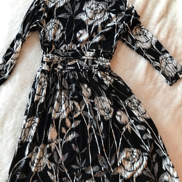 Maggie London black & white floral dress - Picture 3 of 8